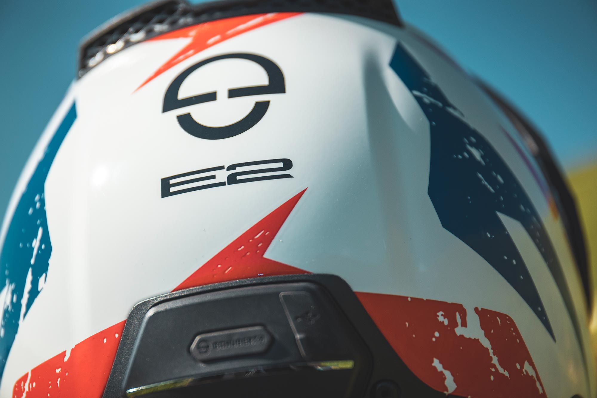 Ride in Style: The Schuberth E2 Flip-Up Helmet - Your Ultimate Adventure Companion