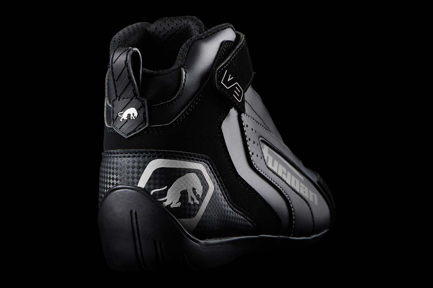 Furygan V3 Shoes Black / White FREE 1 YEAR Returns, FREE UK Delivery | ThrottleChimp