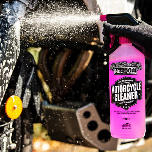 Muc-Off Motorcycle Duo Cleaning Care Kit FREE 1 YEAR Returns, FREE UK Delivery | ThrottleChimp