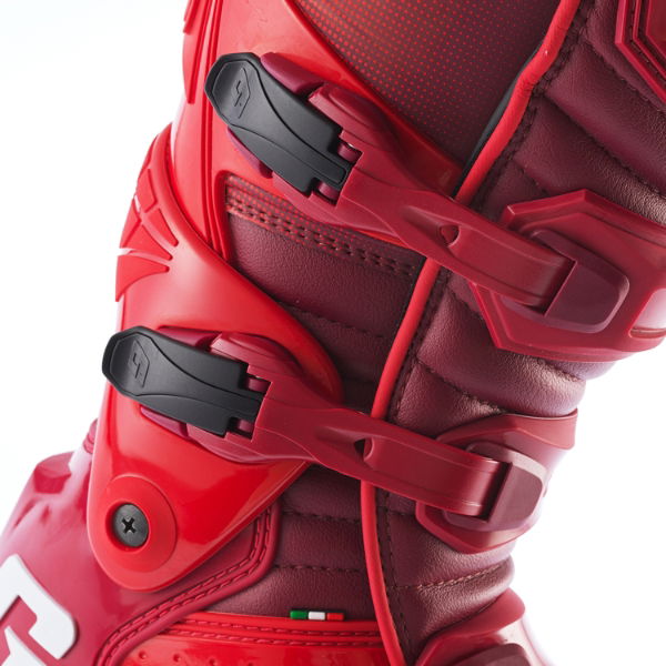 Gaerne Fastback MX Boots Blood Moon FREE 1 YEAR Returns, FREE UK Delivery | ThrottleChimp