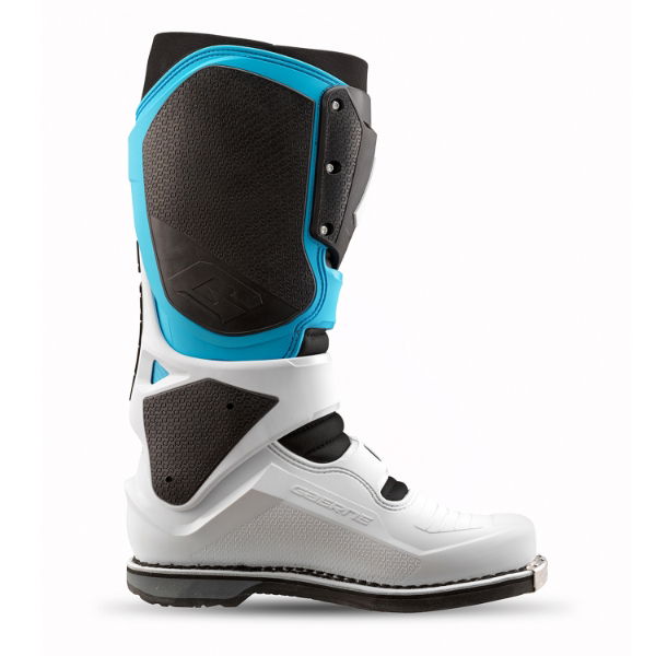 Gaerne SG.22 MX Boots White / Black / Blue FREE 1 YEAR Returns, FREE UK Delivery | ThrottleChimp