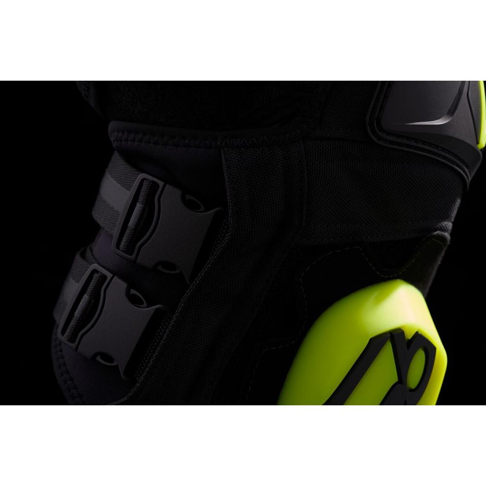 Icon Cloverleaf Knee Pads Black / Hi-Vis Yellow FREE 1 YEAR Returns, FREE UK Delivery | ThrottleChimp