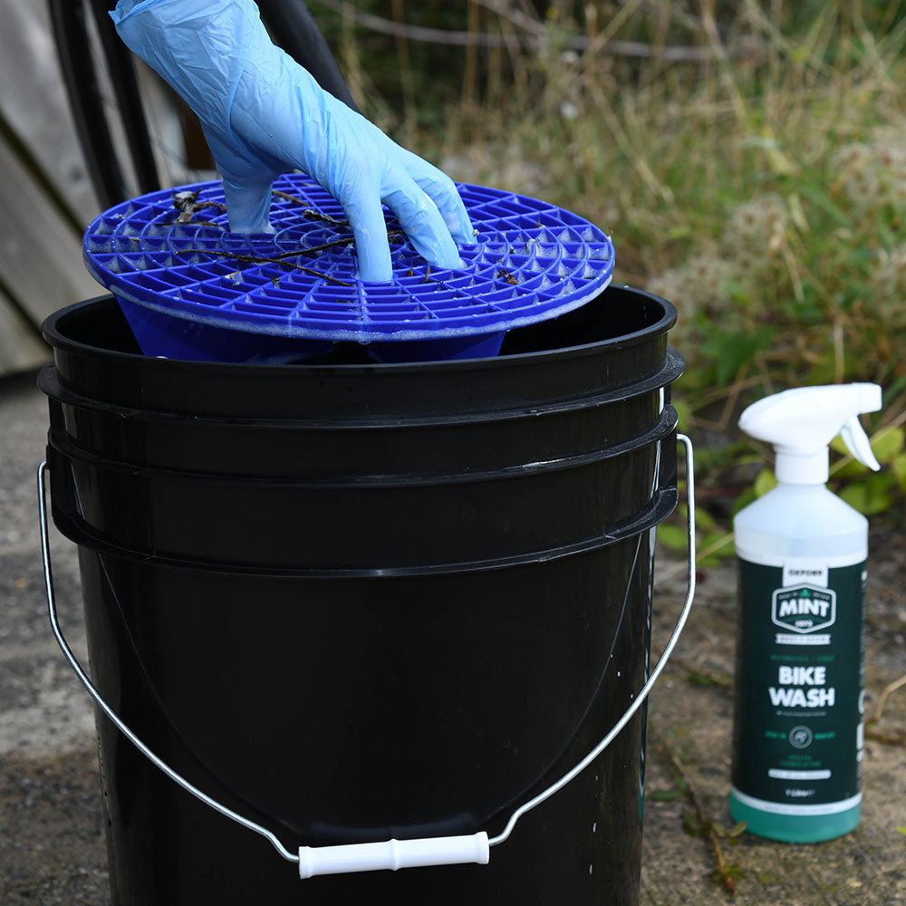 Oxford Wash Bucket Black - 20 Litres (Image 2) - ThrottleChimp