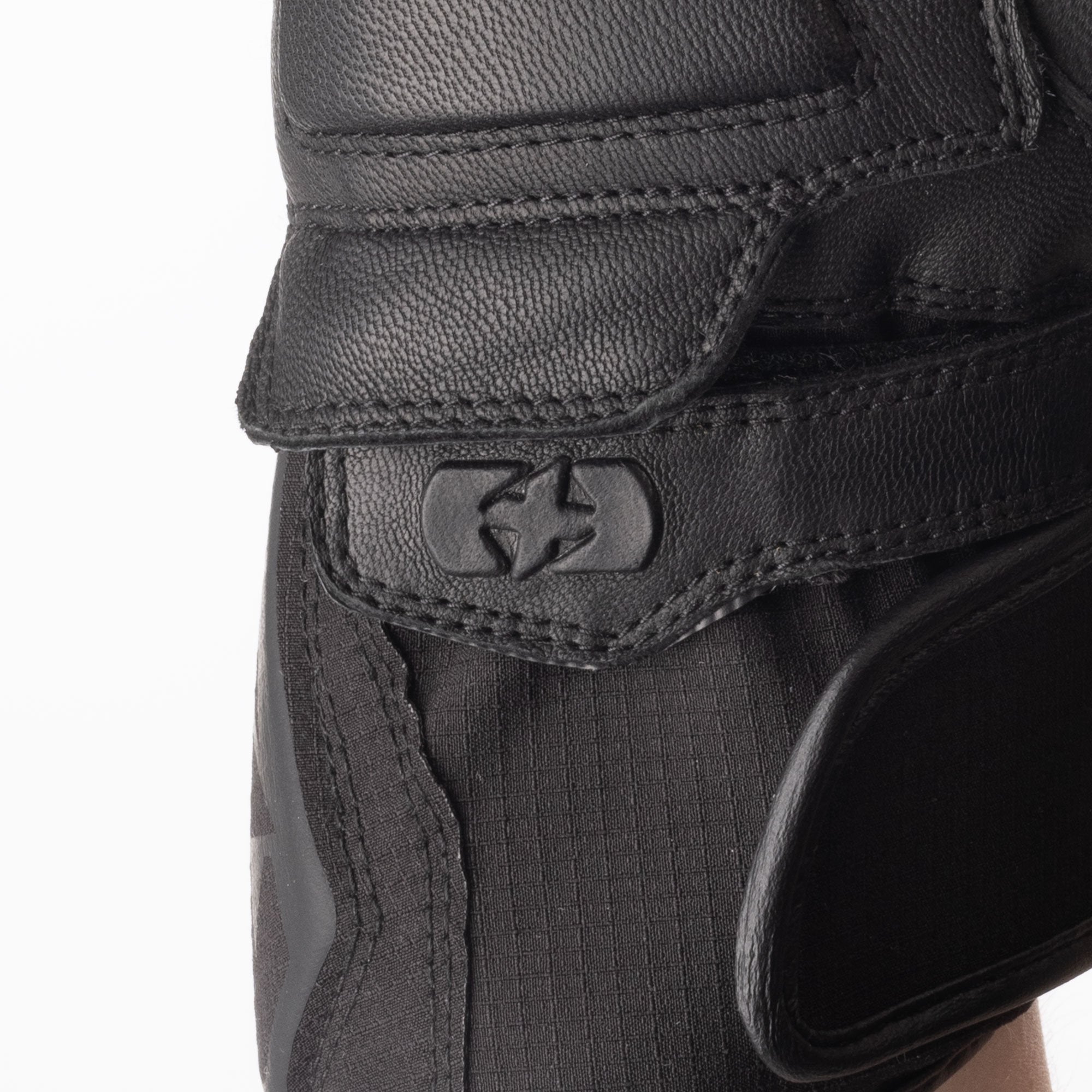 Oxford Vancouver 2.0 D2D Leather & Textile Gloves Black FREE 1 YEAR Returns, FREE UK Delivery | ThrottleChimp