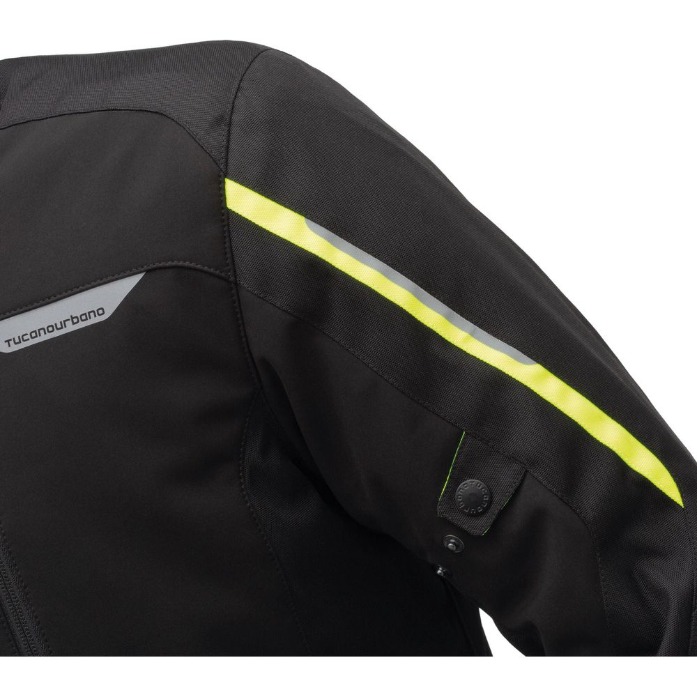 Tucano Urbano 4Stroke Hydroscud Jacket Black / Fluo Yellow FREE 1 YEAR Returns, FREE UK Delivery | ThrottleChimp