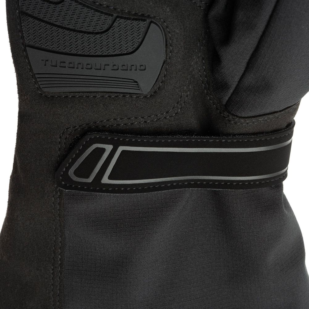 Tucano Urbano Storming Hydroscud Gloves Black (Image 6) - ThrottleChimp