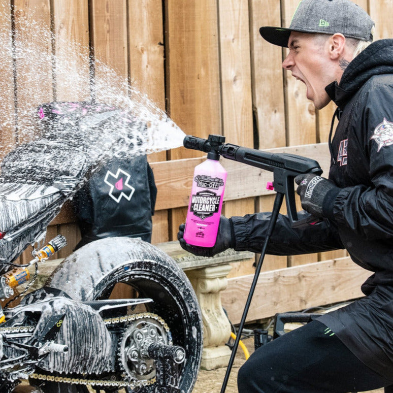 Muc-Off Motorcycle Pressure Washer With 1 Litre Nano Tech Cleaner (Image 8) - ThrottleChimp