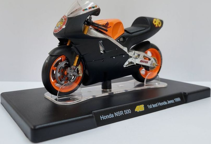 MAG Honda NSR 500 Jerez 1999 Rossi Valentino Rossi Collection - 1:18 FREE 1 YEAR Returns, FREE UK Delivery | ThrottleChimp