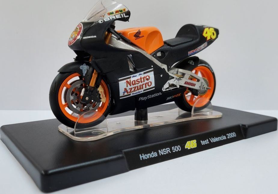 MAG Honda NSR 500 Valencia 2000 Rossi Valentino Rossi Collection - 1:18 FREE 1 YEAR Returns, FREE UK Delivery | ThrottleChimp