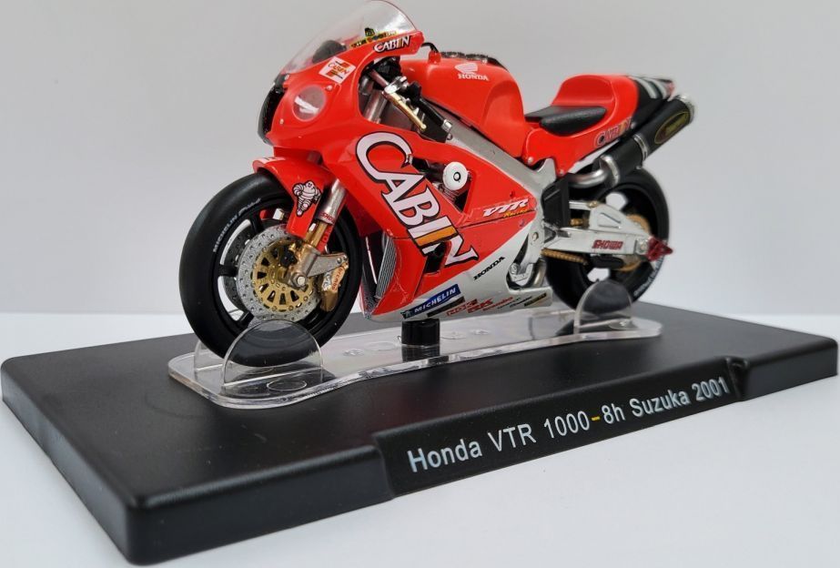 MAG Honda VTR 1000 2001 Rossi #11 Valentino Rossi Collection - 1:18 FREE 1 YEAR Returns, FREE UK Delivery | ThrottleChimp