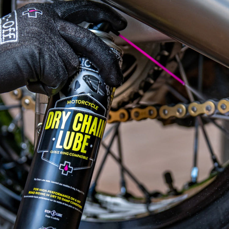 Muc-Off Dry Weather Motorcycle Chain Lube - 400ml FREE 1 YEAR Returns, FREE UK Delivery | ThrottleChimp