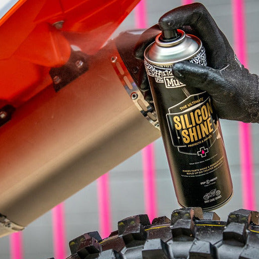 Muc-Off Motorcycle Silicon Shine Spray - 500ml FREE 1 YEAR Returns, FREE UK Delivery | ThrottleChimp