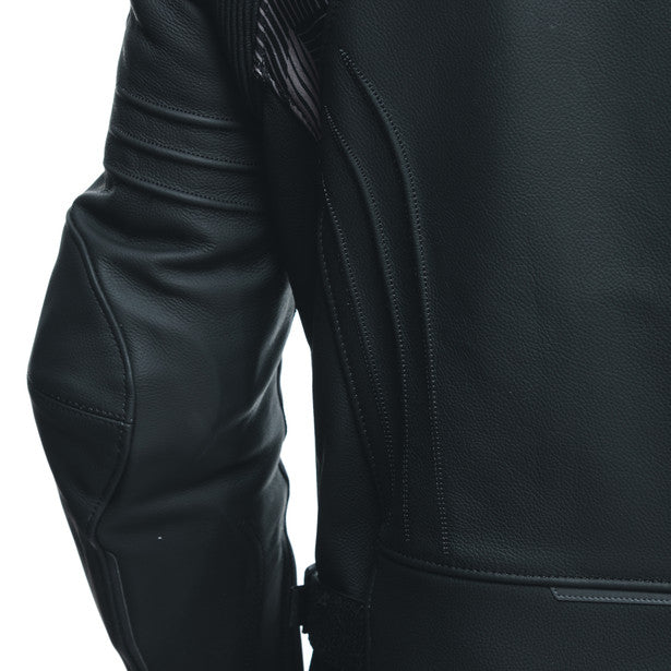 Dainese Avro 5 Leather Jacket Black / Anthracite FREE 1 YEAR Returns, FREE UK Delivery | ThrottleChimp