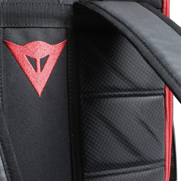 Dainese D Throttle Backpack Stealth Black - 27.9 Litres FREE 1 YEAR Returns, FREE UK Delivery | ThrottleChimp