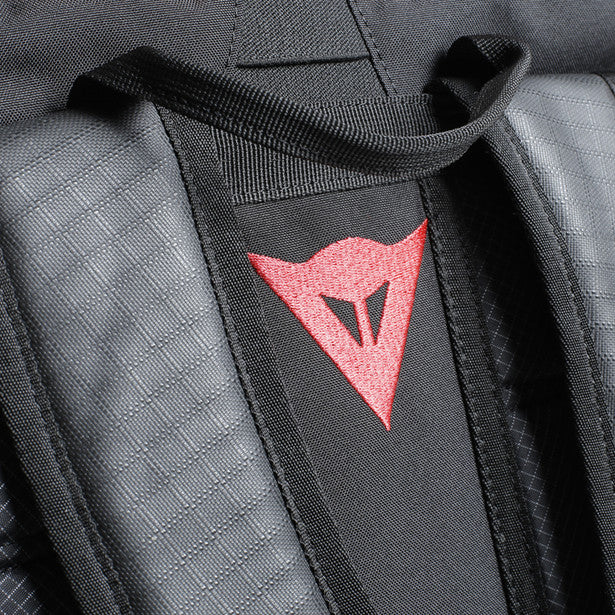 Dainese D Throttle Backpack Stealth Black - 27.9 Litres FREE 1 YEAR Returns, FREE UK Delivery | ThrottleChimp