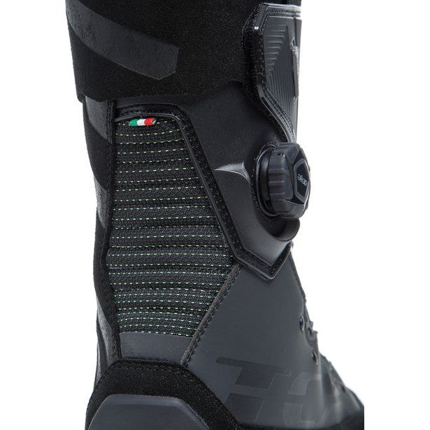 TCX Infinity 3 Gore-Tex Boots Black FREE 1 YEAR Returns, FREE UK Delivery | ThrottleChimp