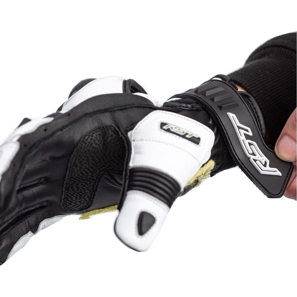 RST Tractech Evo 4 Short CE Gloves White / White / Black (Image 4) - ThrottleChimp