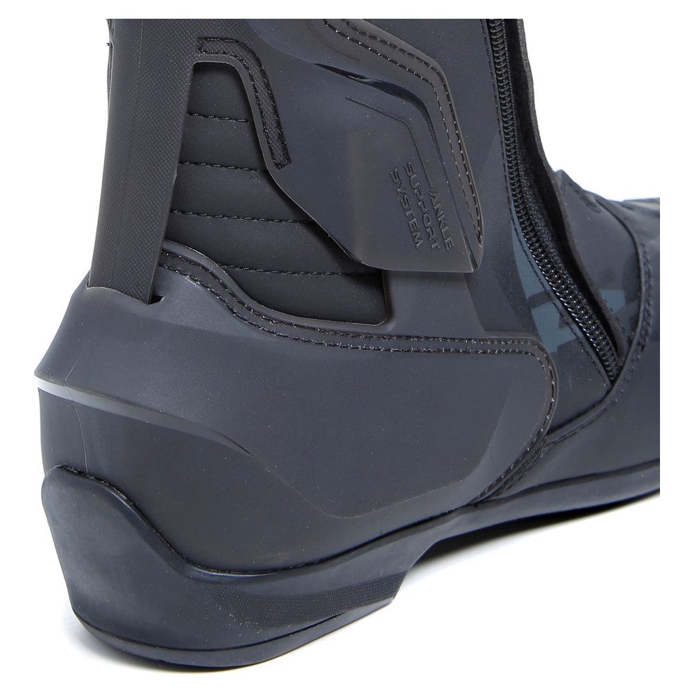 TCX S-TR1 Boots Black FREE 1 YEAR Returns, FREE UK Delivery | ThrottleChimp