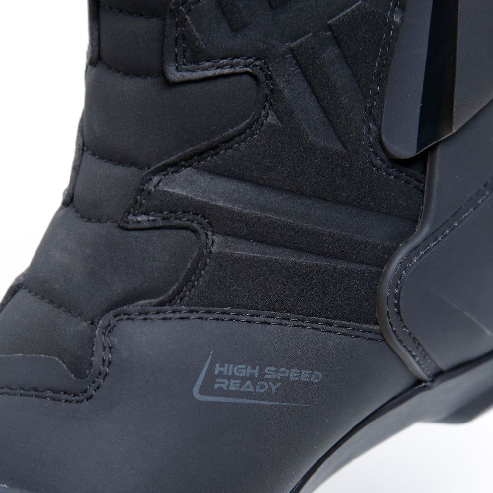 TCX S-TR1 Boots Black FREE 1 YEAR Returns, FREE UK Delivery | ThrottleChimp